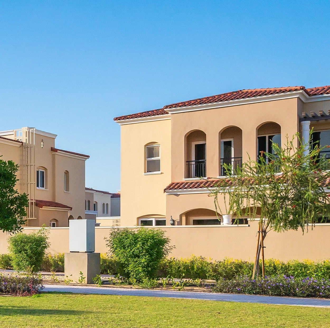 Residential & Commercial Brokerage